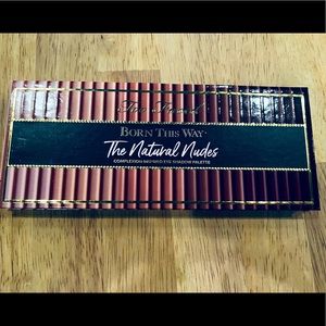 Too Faced Eyeshadow Pallet “The Natural Nudes”